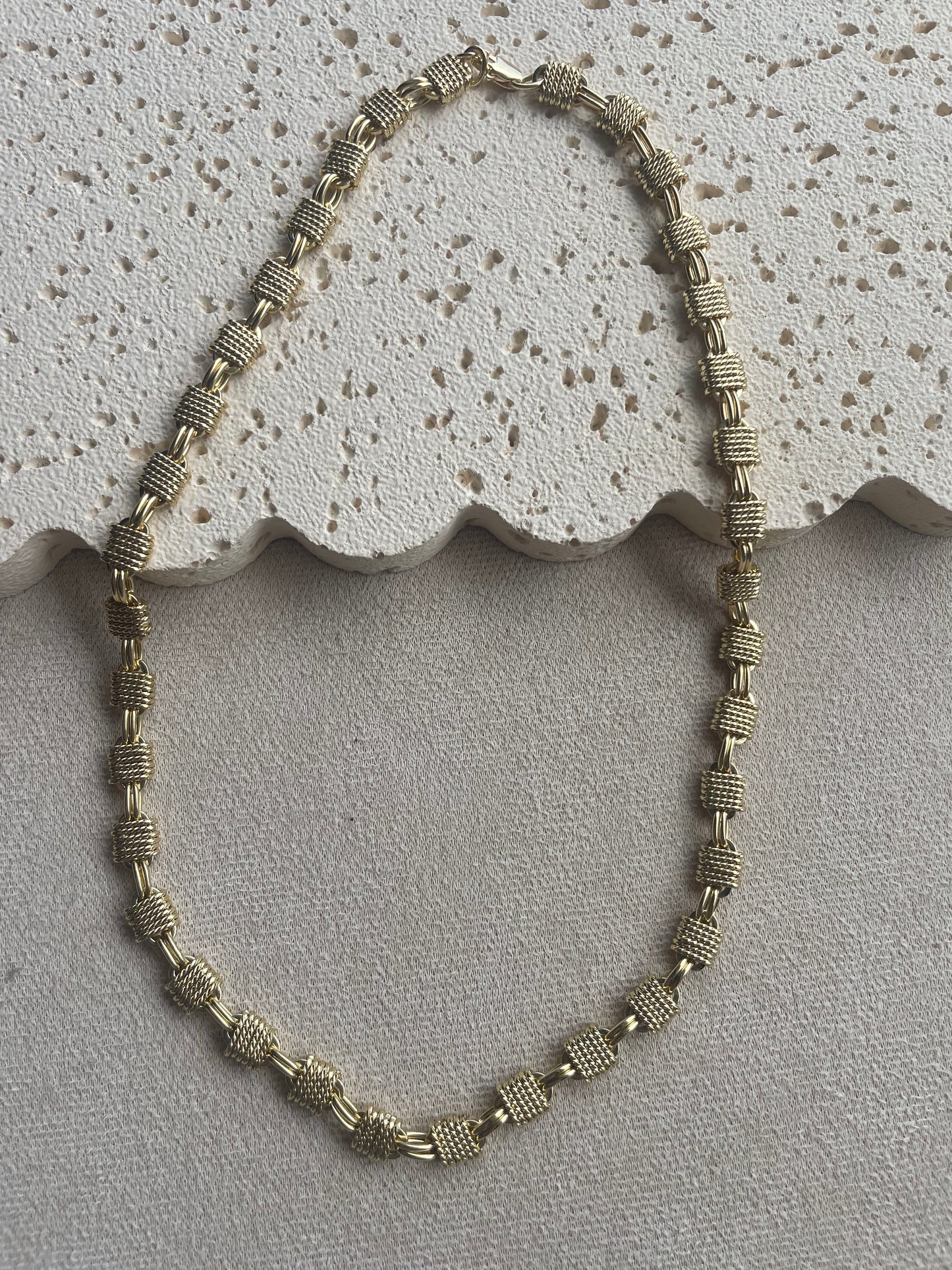 Square Chain Choker